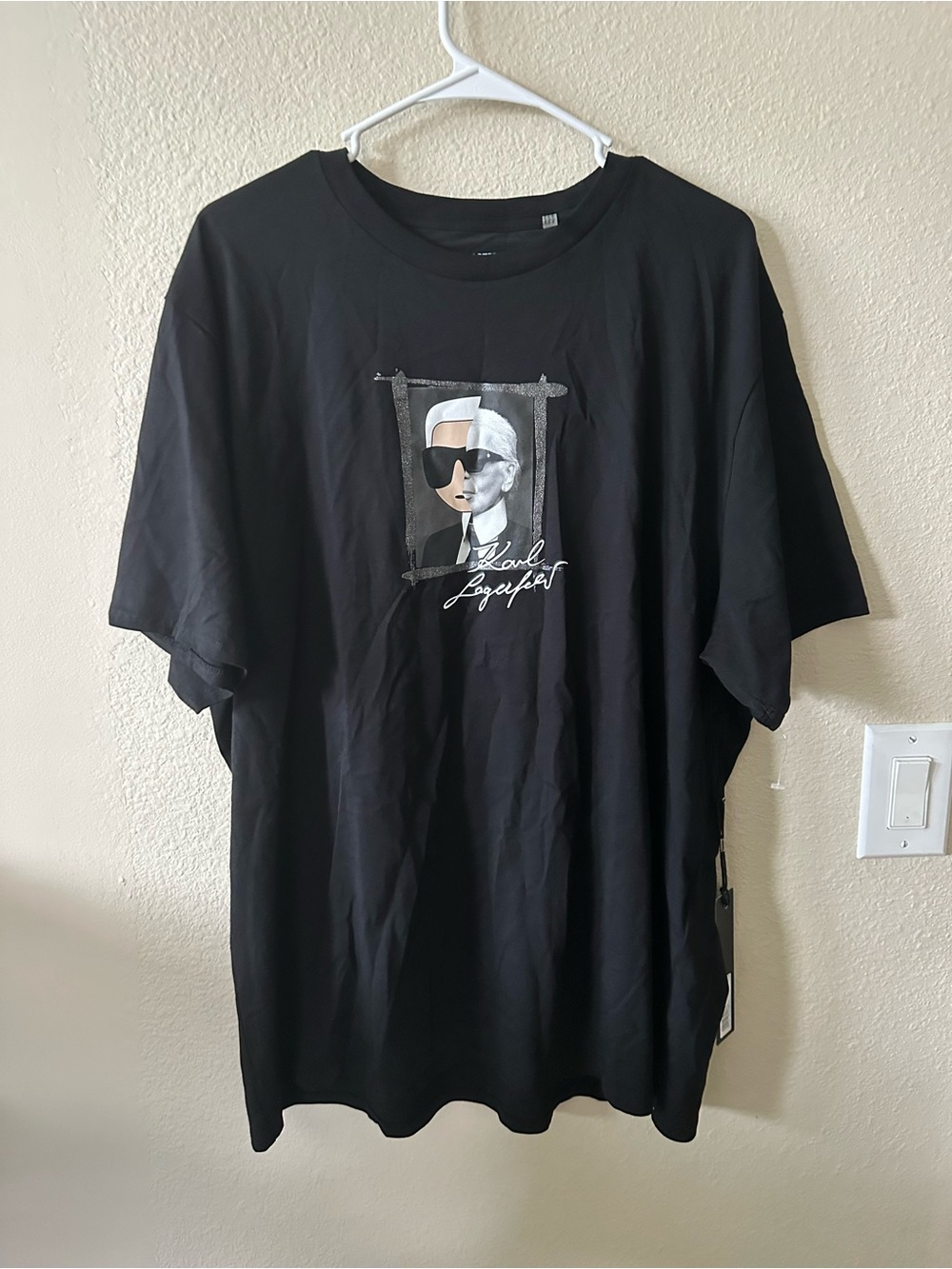 Karl Lagerfeld Black Graphic Men’s T-Shirt with  Print size XXL/NWT 1490